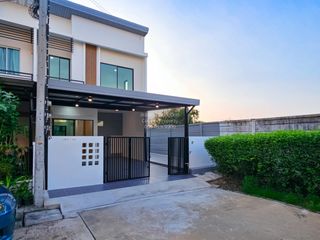 Casa adosada en venta de 3 habitaciones en Bang Bua Thong, Nonthaburi