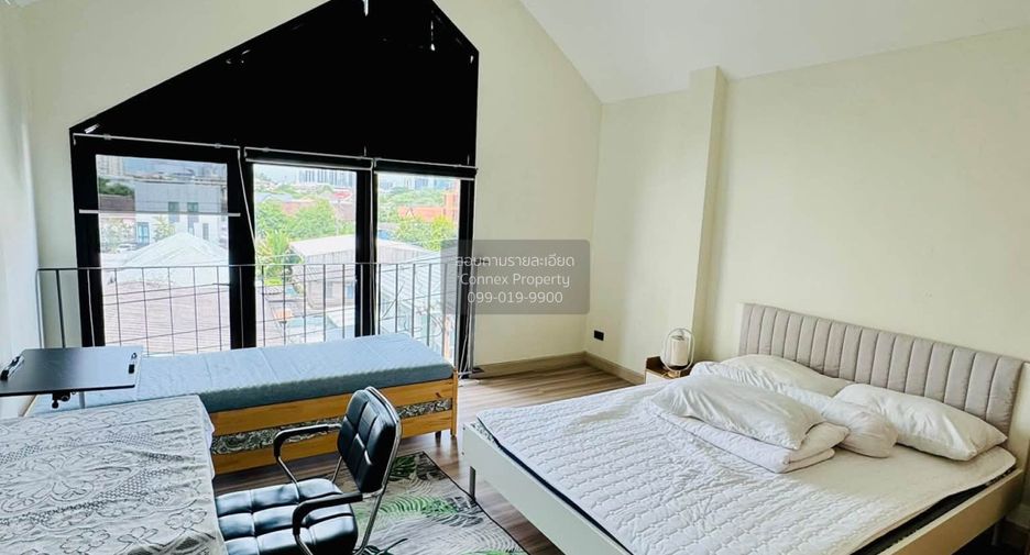 Casa adosada en venta de 3 habitaciones en Bang Na, Bangkok