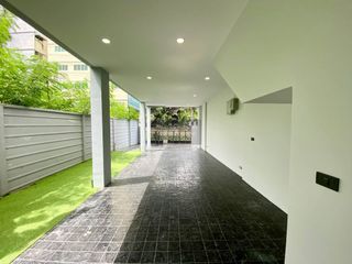 Casa adosada en venta de 3 habitaciones en Bang Na, Bangkok