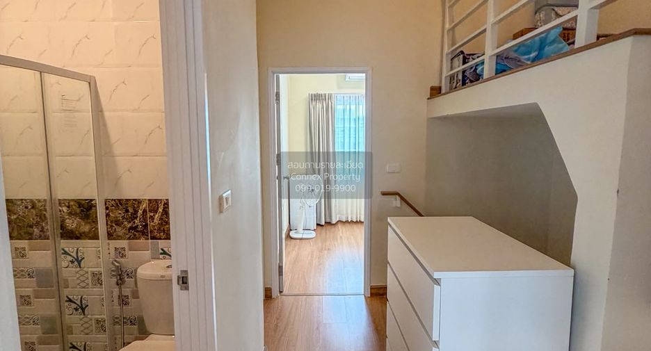 Casa adosada en venta de 4 habitaciones en Chom Thong, Bangkok