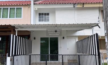 À vendre 3 chambres maison de ville à Thalang, Phuket
