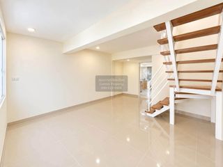 À vendre 3 chambres maison de ville à Thalang, Phuket