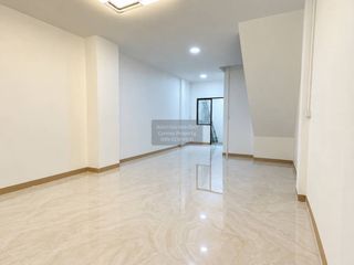 For sale 2 bedrooms townhouse in Prawet, Bangkok