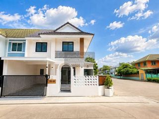 Casa adosada en venta de 4 habitaciones en Bang Yai, Nonthaburi
