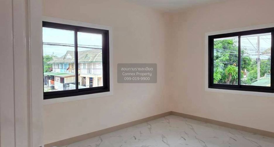 Casa adosada en venta de 4 habitaciones en Bang Yai, Nonthaburi