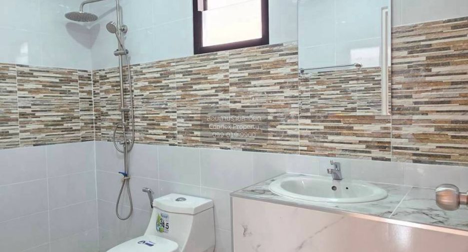 Casa adosada en venta de 4 habitaciones en Bang Yai, Nonthaburi
