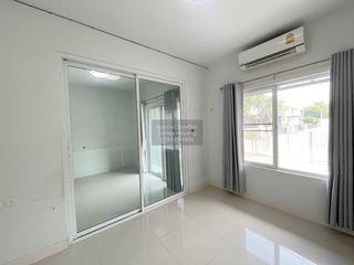 出售 3 卧室 联排别墅 在 Sai Noi, Nonthaburi