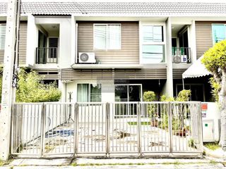 出售 3 卧室 联排别墅 在 Sai Noi, Nonthaburi