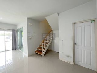 出售 3 卧室 联排别墅 在 Sai Noi, Nonthaburi