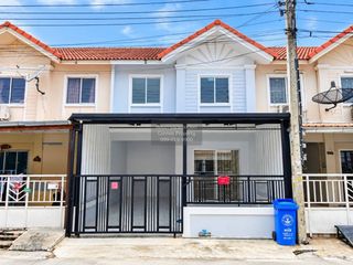 Casa adosada en venta de 3 habitaciones en Bang Yai, Nonthaburi