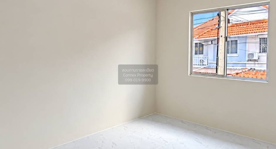 Casa adosada en venta de 3 habitaciones en Bang Yai, Nonthaburi