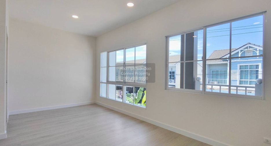Casa adosada en venta de 4 habitaciones en Mueang Pathum Thani, Pathum Thani