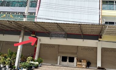 For sale 4 bedrooms retail Space in Bang Khae, Bangkok