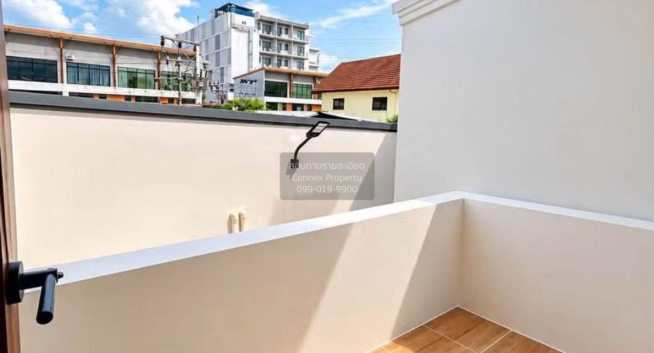 À vendre 3 chambres maison de ville à Thalang, Phuket