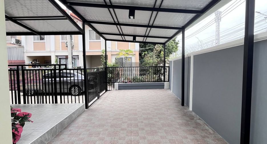出售 3 卧室 联排别墅 在 Sai Noi, Nonthaburi