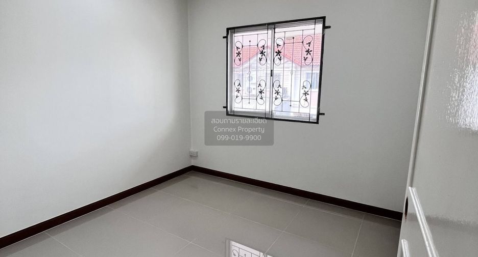 出售 3 卧室 联排别墅 在 Sai Noi, Nonthaburi