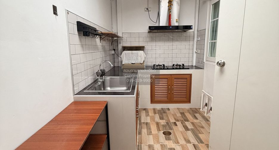 For sale 4 bedrooms townhouse in Thanyaburi, Pathum Thani