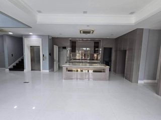 Haus zum Kauf mit 5 Zimmer in Bang Khun Thian, Bangkok