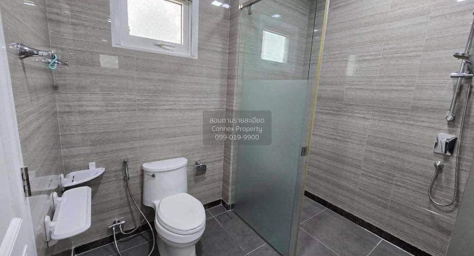 Haus zum Kauf mit 5 Zimmer in Bang Khun Thian, Bangkok