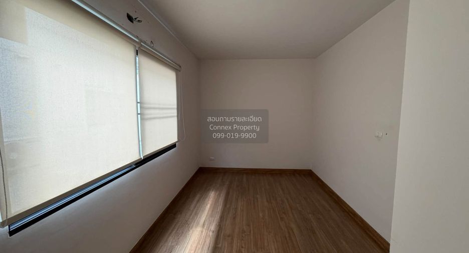 Casa adosada en venta de 3 habitaciones en Bang Khen, Bangkok