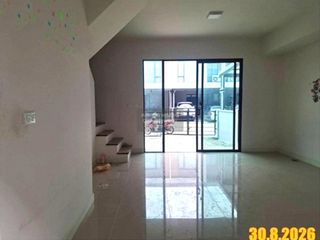 出售 3 卧室 联排别墅 在 Krathum Baen, Samut Sakhon