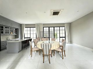 Haus zum Kauf mit 5 Zimmer in Bang Kapi, Bangkok