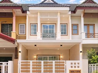 Casa adosada en venta de 3 habitaciones en Bang Bua Thong, Nonthaburi