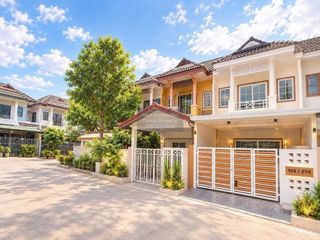 Casa adosada en venta de 3 habitaciones en Bang Bua Thong, Nonthaburi