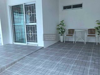 Casa adosada en venta de 3 habitaciones en Nong Khaem, Bangkok