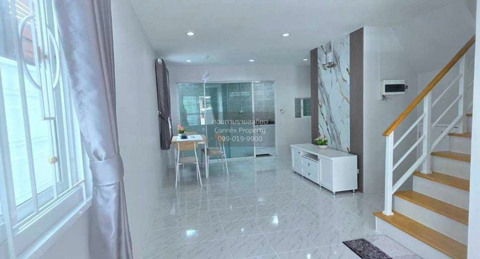 Casa adosada en venta de 3 habitaciones en Nong Khaem, Bangkok
