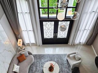 Casa en alquiler y en venta de 5 habitaciones en Lat Krabang, Bangkok