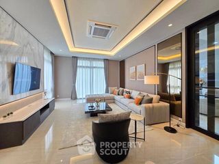 Casa en alquiler y en venta de 5 habitaciones en Lat Krabang, Bangkok