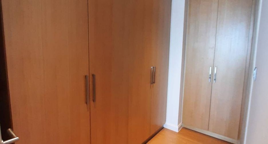 À louer 1 chambre condo à Khlong San, Bangkok