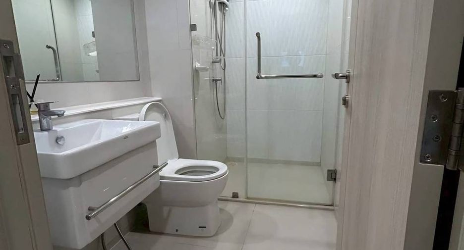 À louer 2 chambres condo à Pathum Wan, Bangkok