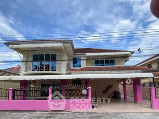 Casa en alquiler de 3 habitaciones en Bang Lamung, Chonburi