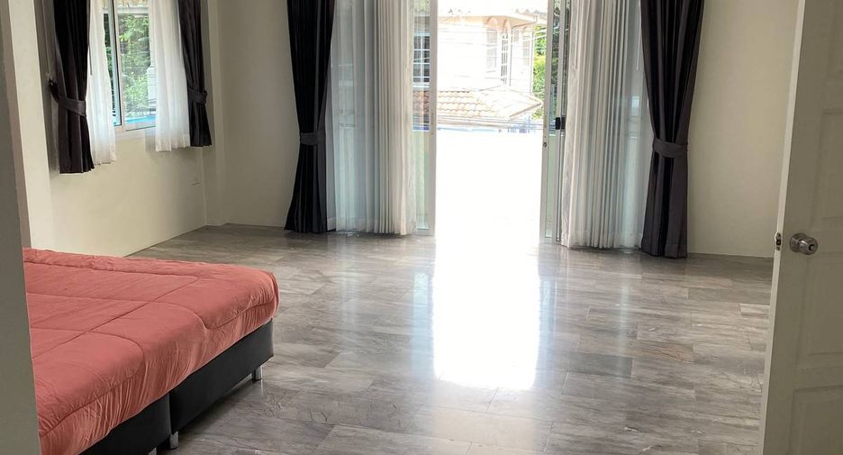 Casa en alquiler de 3 habitaciones en Bang Lamung, Chonburi