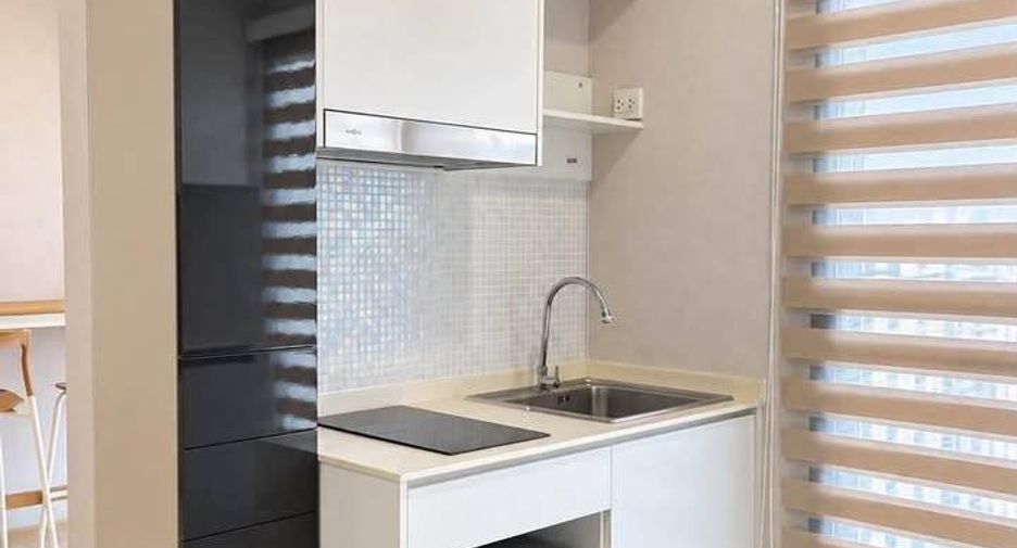 For rent 2 bedrooms condo in Bang Phlat, Bangkok