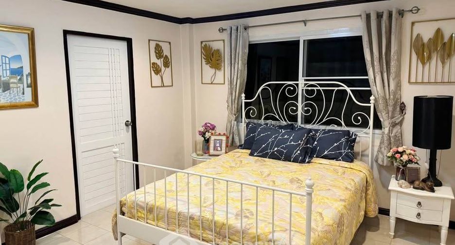 For rent 5 bedrooms townhouse in Prawet, Bangkok