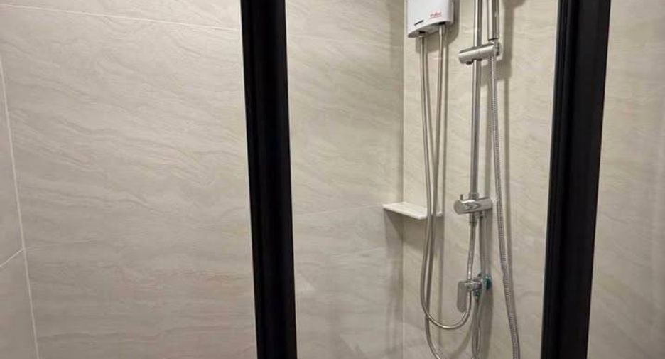 Wohnung zur Miete mit 1 Zimmer in Huai Khwang, Bangkok