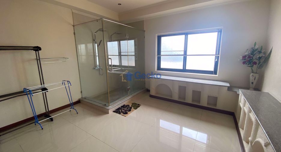 Casa en alquiler y en venta de 6 habitaciones en Bang Lamung, Chonburi