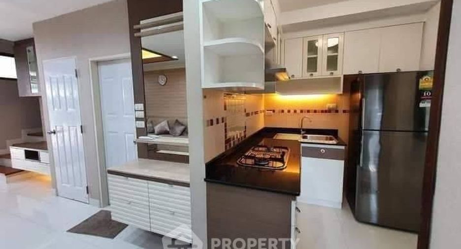 Reihenhaus zur Miete mit 3 Zimmer in Phra Khanong, Bangkok