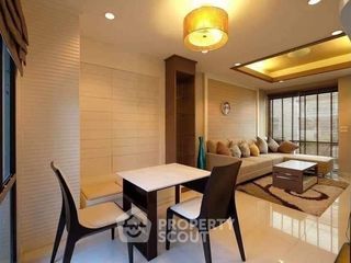 Reihenhaus zur Miete mit 3 Zimmer in Phra Khanong, Bangkok