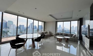For rent 3 bedrooms condo in Watthana, Bangkok