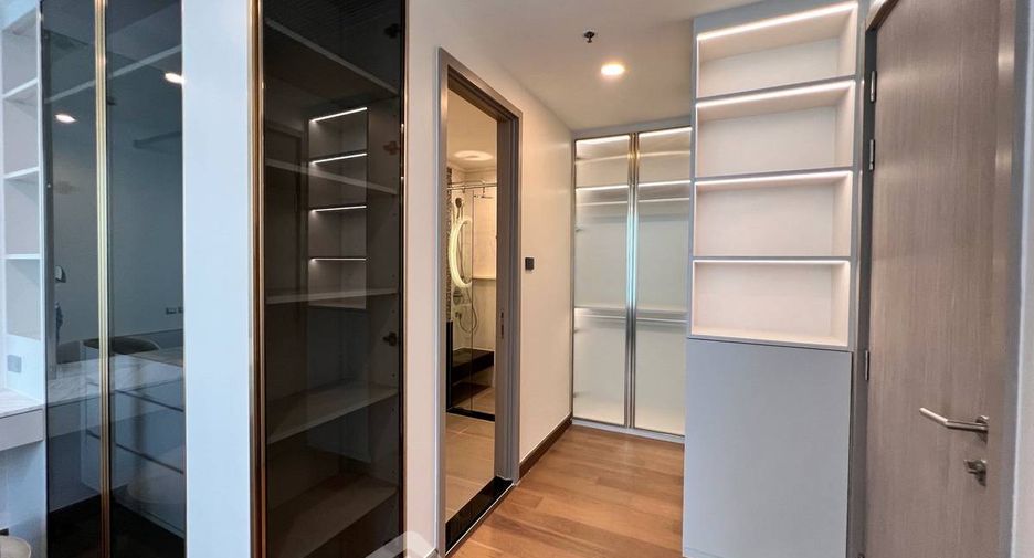Condo en alquiler de 3 habitaciones en Watthana, Bangkok