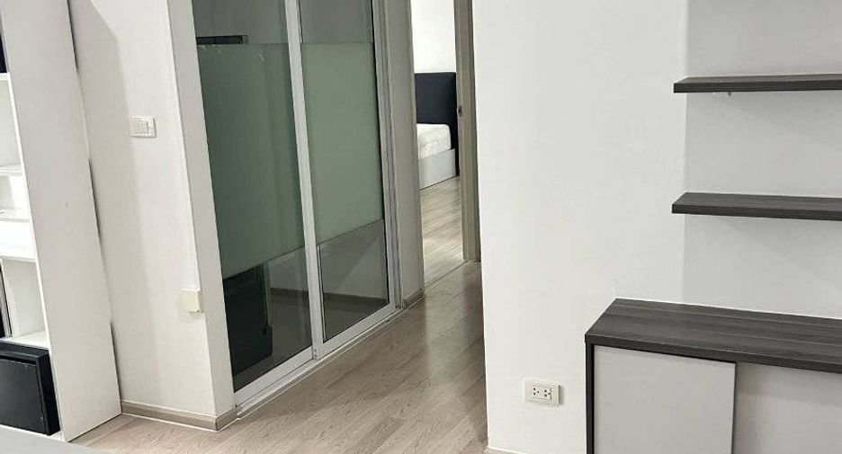 For rent 2 bedrooms condo in Huai Khwang, Bangkok