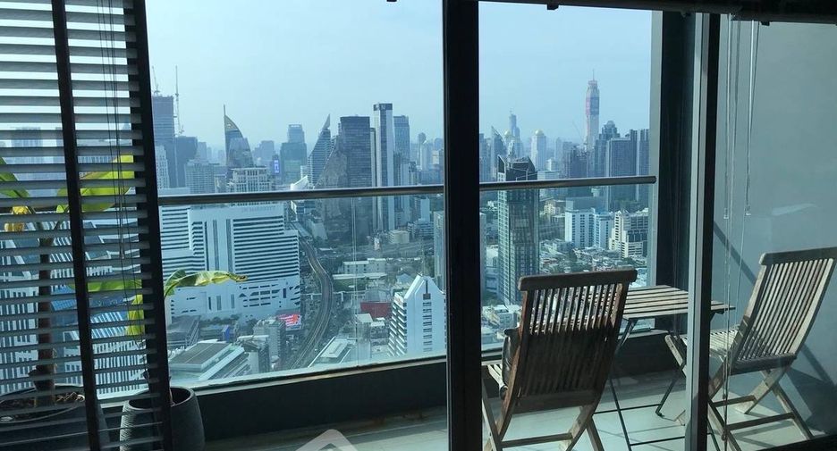 For rent 4 bedrooms condo in Khlong Toei, Bangkok