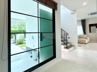 Haus zur Miete mit 4 Zimmer in Mueang Phuket, Phuket