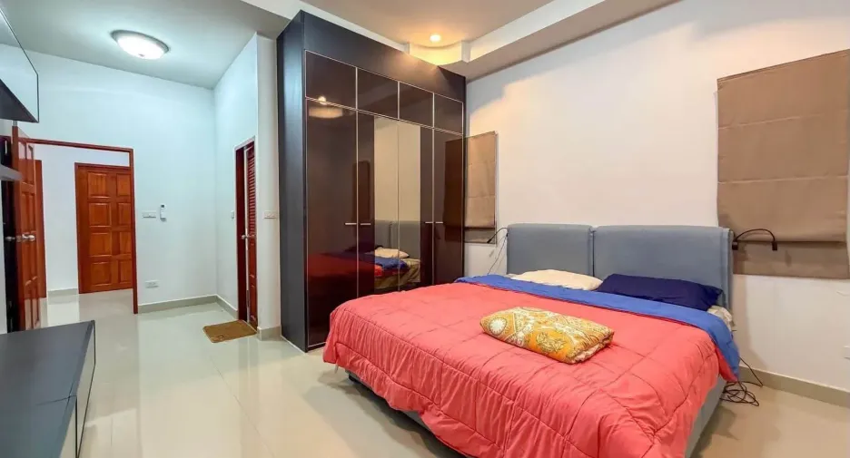 Casa en alquiler de 4 habitaciones en Bang Lamung, Chonburi