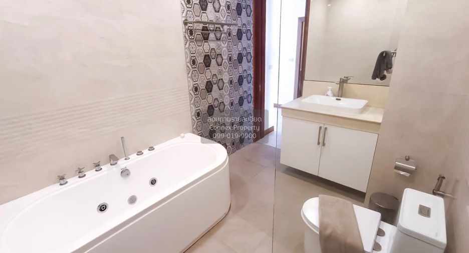 Condo en alquiler de 2 habitaciones en Mueang Phuket, Phuket