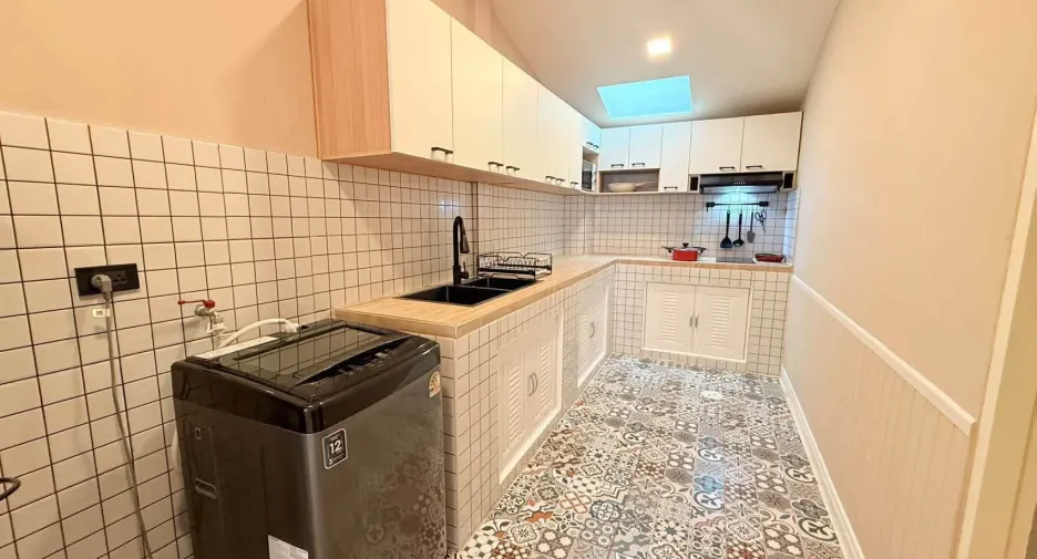 Casa adosada en alquiler de 3 habitaciones en Bang Lamung, Chonburi